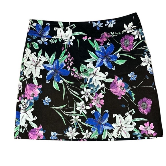 Dresses & Skirts - SC & CO stretch pull on Floral skort